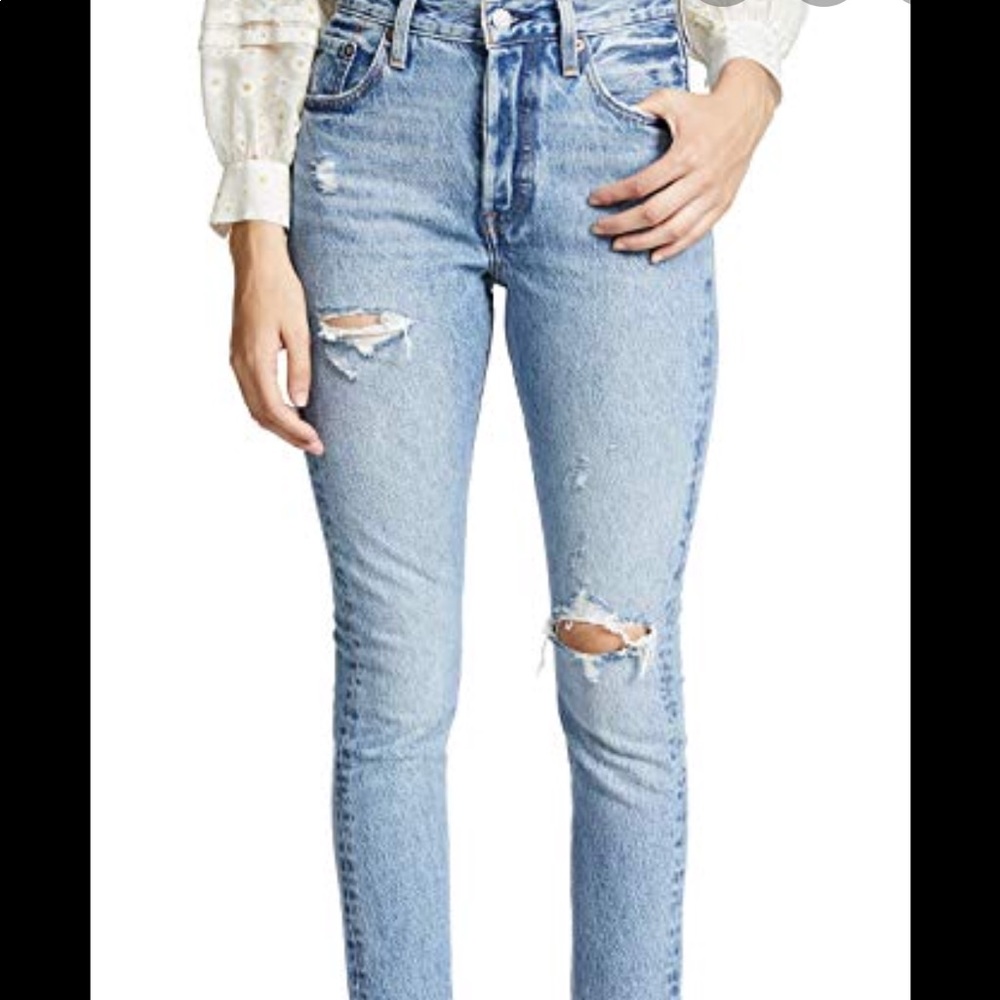 🎉HUGE LEVIS SALE🎉